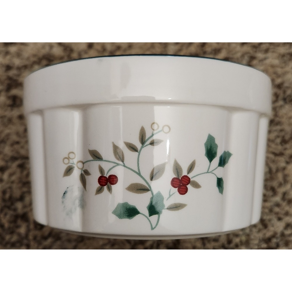 Pfaltzgraff Winterberry Ramekin 12oz Small Souffle Dish Holly Berry Christmas‎